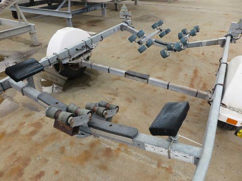 ショアランダー ボートトレーラー　写真