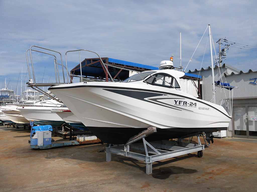 YFR-24 外観
