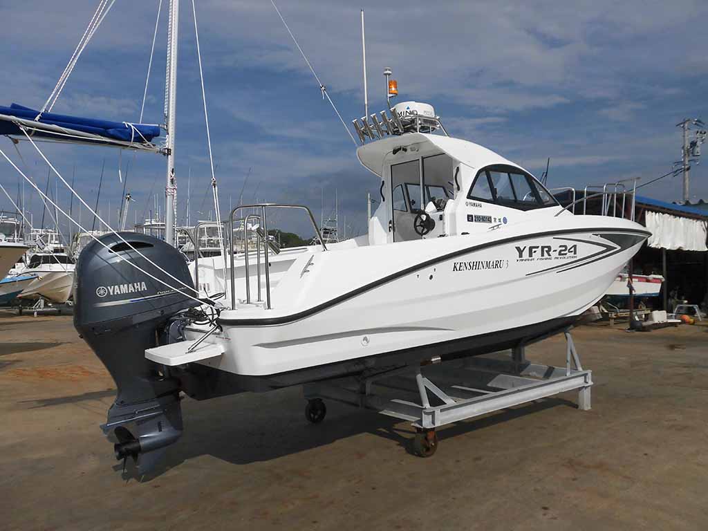 YFR-24 外観
